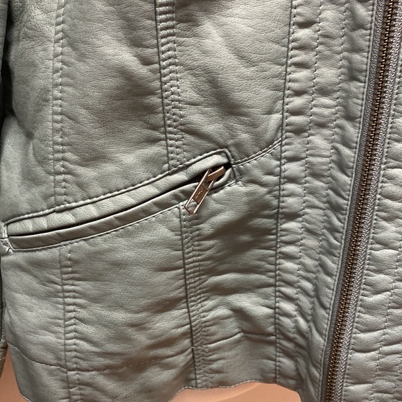 Ladies zip up jacket - Picture 2 of 3